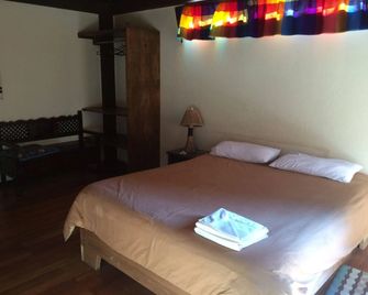 Arupo Bed and Breakfast - Quito - Habitación
