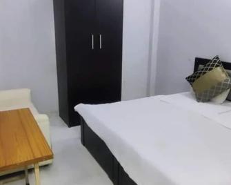 Hotel Downtown - Merath - Schlafzimmer