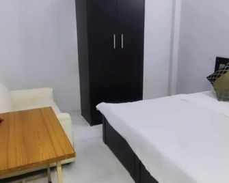 Hotel Downtown - Merath - Schlafzimmer