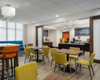 Hampton Inn Baltimore/Bayview Campus - Baltimore - Restaurante