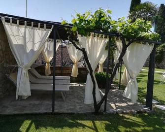 B&B Antico Borgo Marcemigo - Tregnago - Patio