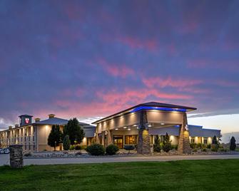 Best Western Plus Mid Nebraska Inn & Suites - Kearney - Gebouw