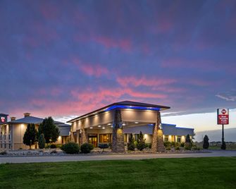 Best Western Plus Mid Nebraska Inn & Suites - Kearney - Gebäude