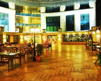 Hotel Babylon Inn - Raipur - Restaurant