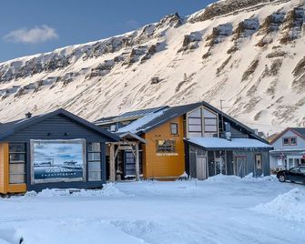 Basecamp Hotel - Longyearbyen