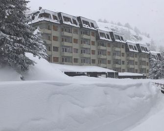 Cozy and relaxing vacation apartment in the heart of the village of Sestriere - Sestriere - Edificio