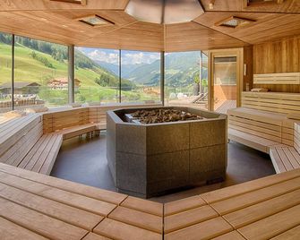 Amonti Wellnessresort - Cadipietra/Steinhaus - Spa