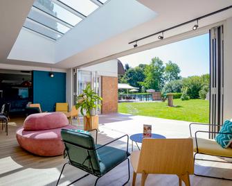 ibis Styles Lille Neuville en Ferrain - Neuville-en-Ferrain - Patio