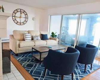 Casa al Mare Beachfront Retreat King Bed Near Yale - East Haven - Sala de estar