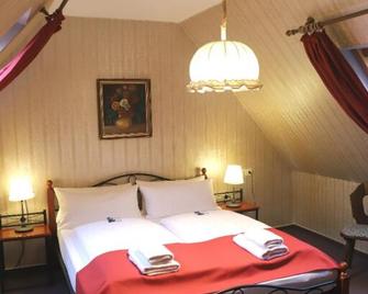 Hotel Schwarzer Adler - Rothenburg ob der Tauber - Phòng ngủ