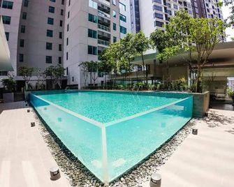 Summer Suites Klcc Apartments by Soulasia - Kuala Lumpur - Pool