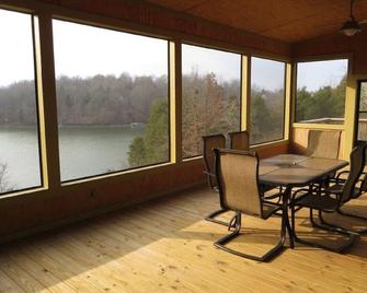 Enjoy Your Vacation on Tims Ford Lake - Winchester - Comedor