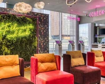 Premier Inn London Stratford - London - Lounge