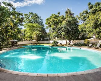 Southern Sun Ridgeway Lusaka - Lusaka - Piscina