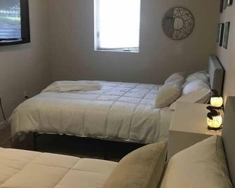 Green Lake 2 bedroom cozy condo. - Seattle - Habitación