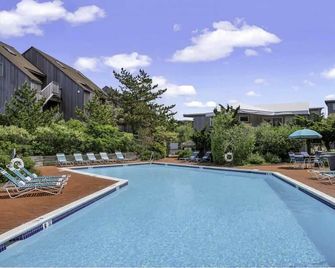 Unit 2021: 1-Bedroom with Loft | 2nd Floor-Bay View | Court Side - Amagansett - Pool