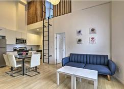 Loft 1700A two blocks from Bart and Amtrek - Richmond - Living room