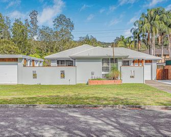 Convenient spot Gosford /near M1HW,CBD,Hospital,Stadium,water view,fishing,pet - Gosford - Building