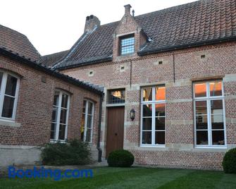 B&B De Vrome Vos - Malinas - Edificio