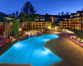 Finding Meili Luxury Ski-In/Out at Timber Lodge+Amenities, 2-Bedroom - South Lake Tahoe - Piscina