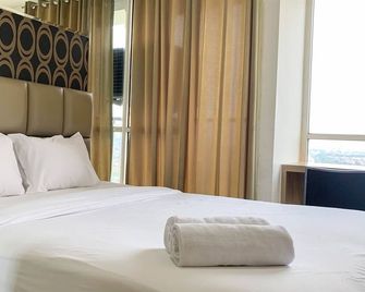 Cozy And Tidy Studio At Tifolia Apartment - Jakarta - Bedroom