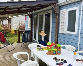 Camping maeva Escapades Relais du Léman - Cozy Mobile Home 4 Rooms 6 People Air Conditioned + TV - Saint-Cergues - Innenhof