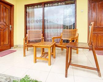 OYO 92142 Ujung Samalas Homestay - Sembalunlawang - Recepción