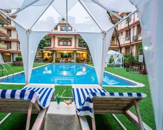 Lillywoods Highland Beach Resort - Candolim - Uima-allas