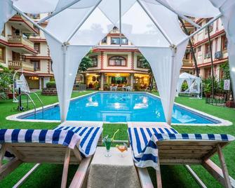 Lillywoods Highland Beach Resort - קנדולים - בריכה