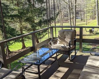 Remodeled Handicap Access 3-Bedroom, Off I80 exit 158 - Howard - Balcón