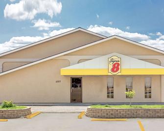 Super 8 by Wyndham Norfolk - Norfolk - Building