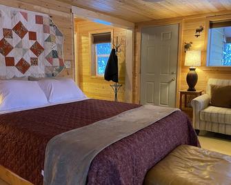 Red Sled Lakefront Cabin - Talkeetna - Sypialnia