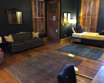 Hotel Frederick - Boonville - Wohnzimmer
