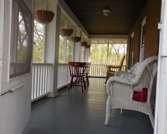 Relaxing Getaway Destination - Dixon