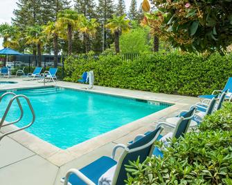 Fairfield Inn by Marriott Sacramento Cal Expo - Sacramento - Pool
