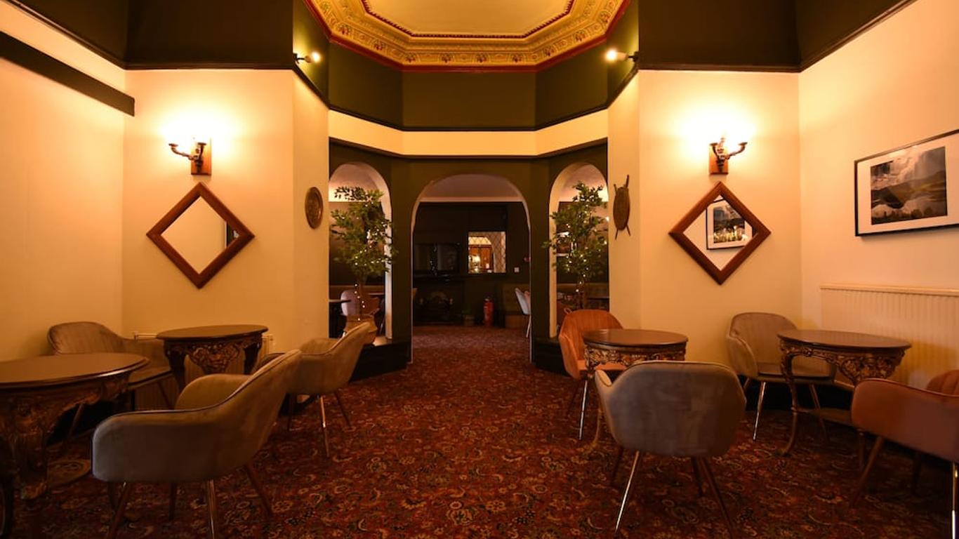 Pinegrove Hotel