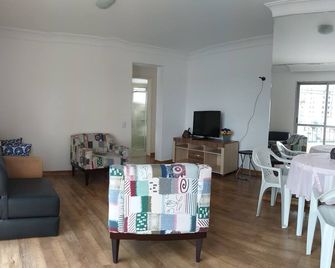 Giovanni Gronchi, Furnished, 1 Double Bed, 1 Futon and 1 Cot, Wifi and Gara - סאו פאולו - סלון