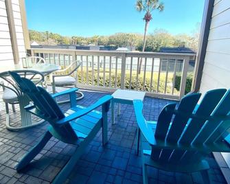 Quiet cozy villa overlooking tennis walk to pool - Seabrook Island - Balcony