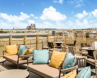 Holiday Inn Express & Suites Reims - Rives De Vesle By IHG - Reims - Bar