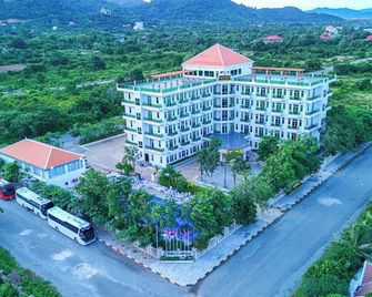 Sangkahak Mith Hotel - Kep - Edificio