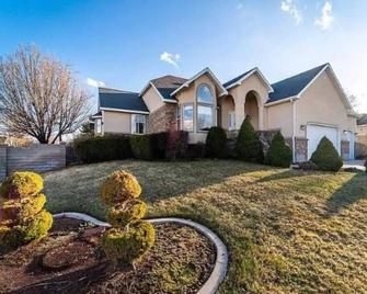 So clean, so big and so much family fun! - South Jordan
