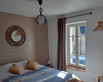 Angel's'unusual 2-star gîte in the heart of Josselin - Josselin - Habitación