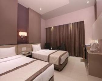 Amaya Hotel - Bareilly - Bedroom