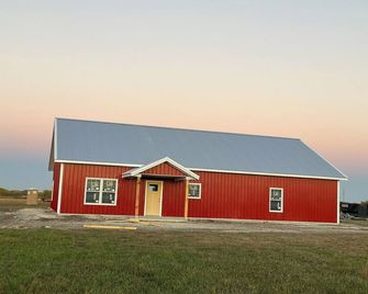 Newly built guesthouse with all the character of a peaceful country cottage! - Emporia - Gebouw