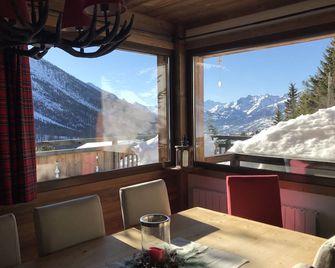 Chalet Le Montebello Entirely Renovated 5 Minutes From The Tracks - Montgenèvre - Balcon