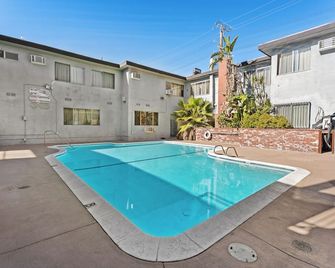 Studio Lodge Hotel - Los Angeles - Bể bơi