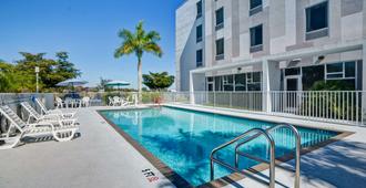 Hampton Inn & Suites Sarasota/Bradenton-Airport - Sarasota