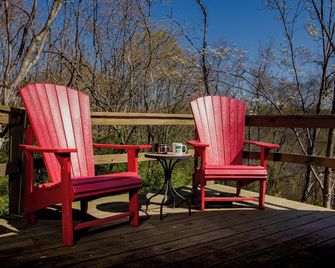 Inn & Spa at Cedar Falls Logan - Logan - Balcony