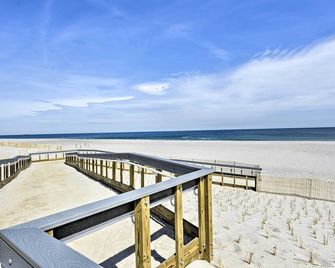 Seaside Heights Condo w/ Deck: Walk to Boardwalk! - Seaside Heights - Beach