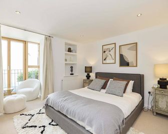 Southwest London Stay - Putney 2-Bed Flat - London - Bedroom